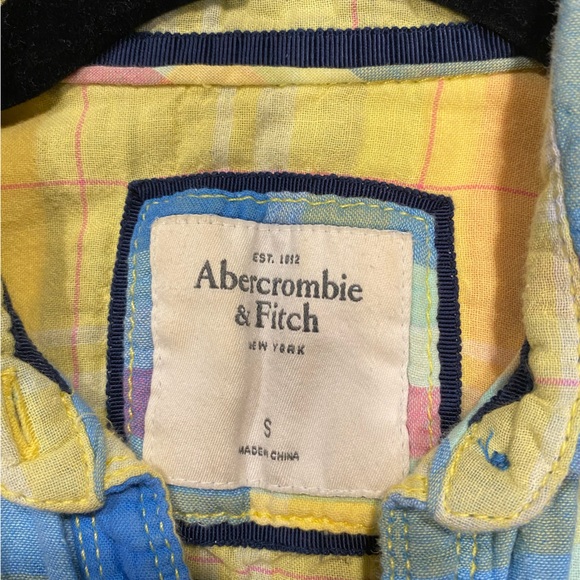 Abercrombie & Fitch Flannel with Roll & Button Sleeves, Small - Picture 4 of 7